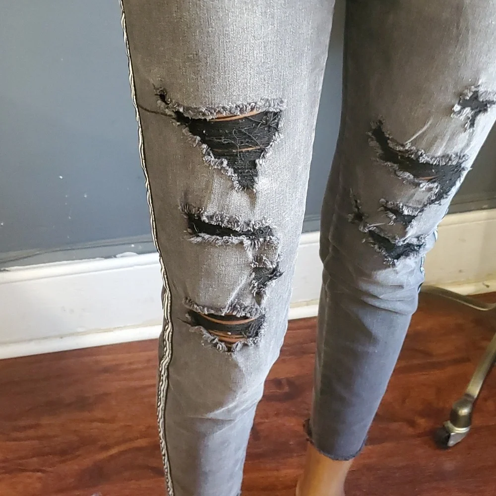 Kancan woman's gray black distressed crop stretch jeans size 27 - Picture 8 of 16